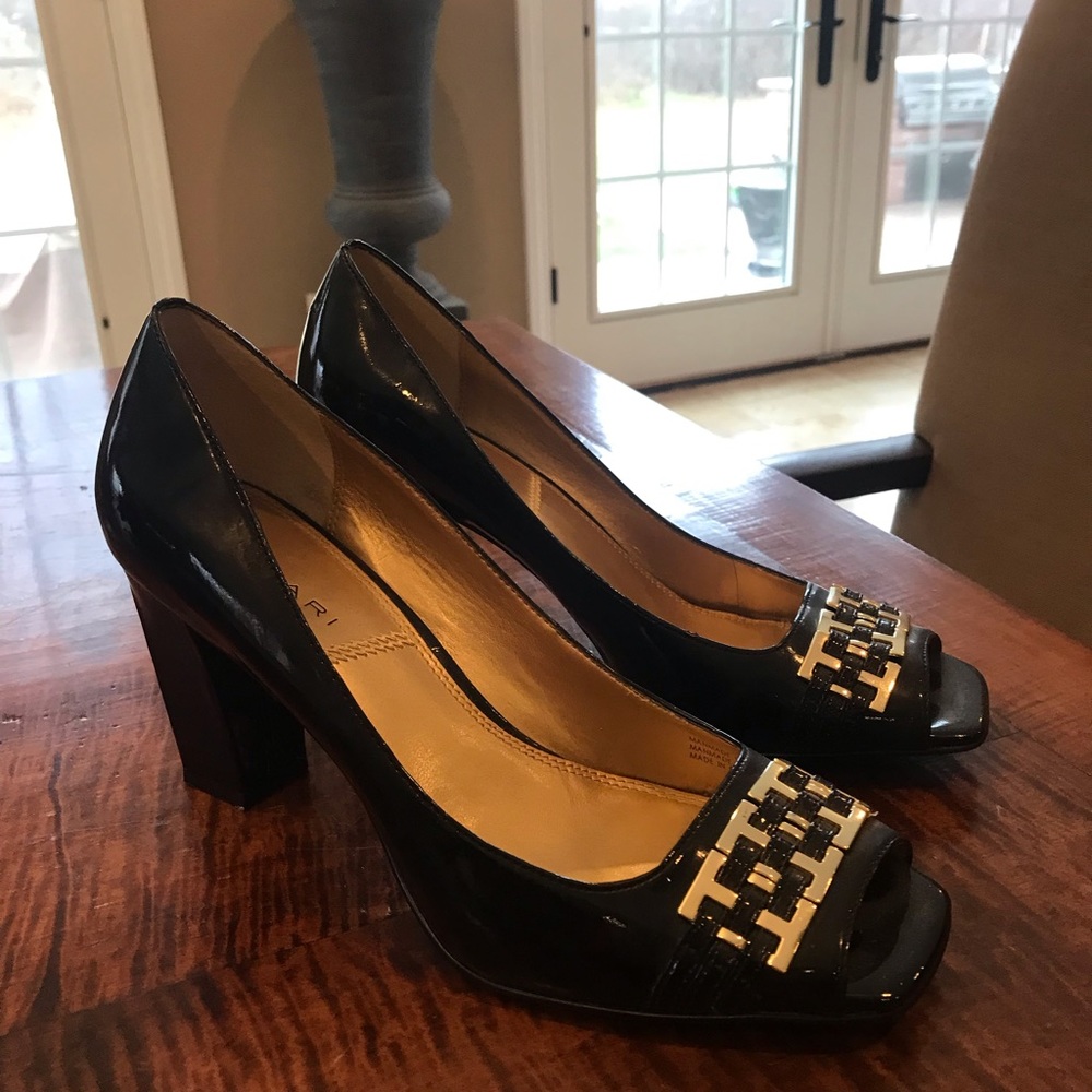 Tahari patent leather pumps 9